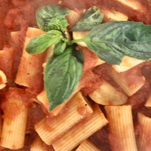 Rigatoni. Pomodoro